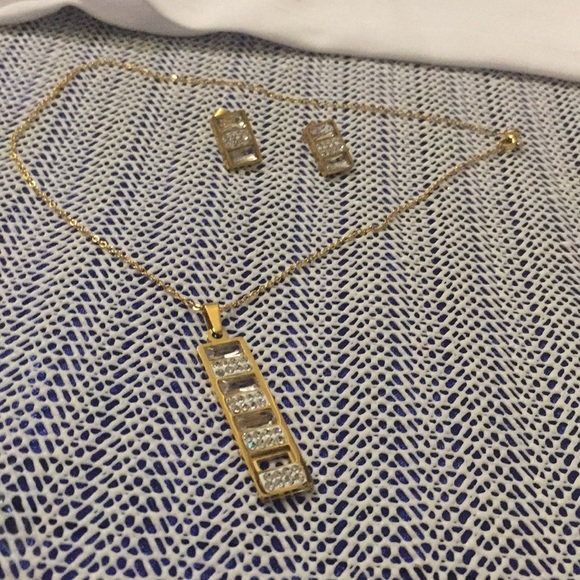 Unique set - Picture 4 of 5